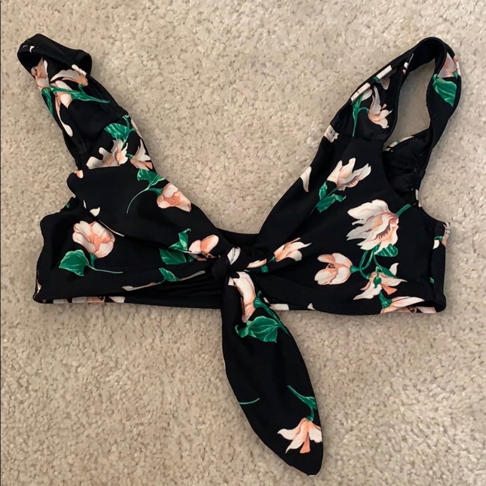 Tie up in the front— floral bikini top